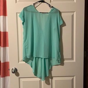 Cute mint shirt!